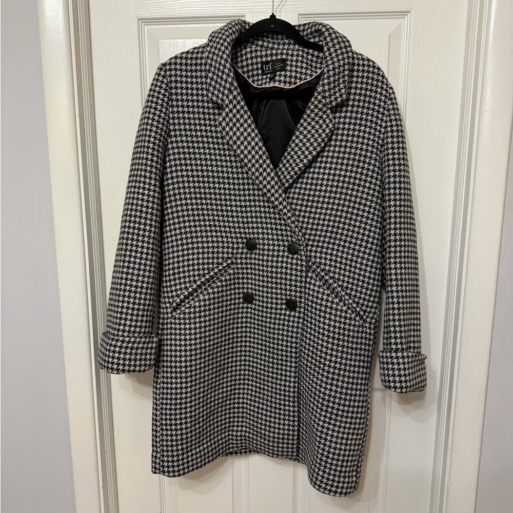ZARA Women's Black and White wool Houndstooth‎ Coat cuffed sleeves size medium